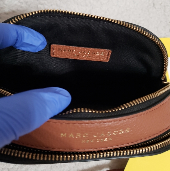 Marc Jacobs Shutter Leather Crossbody Bag - Picture 7 of 8